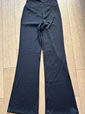 Aeropostale Women’s Black Flared Yoga Pants